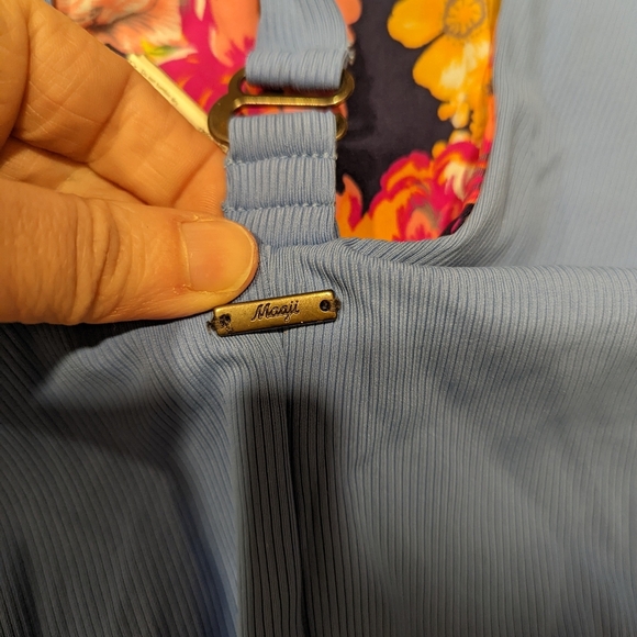 Floral Reversible Plunge Swimsuit - Picture 3 of 9